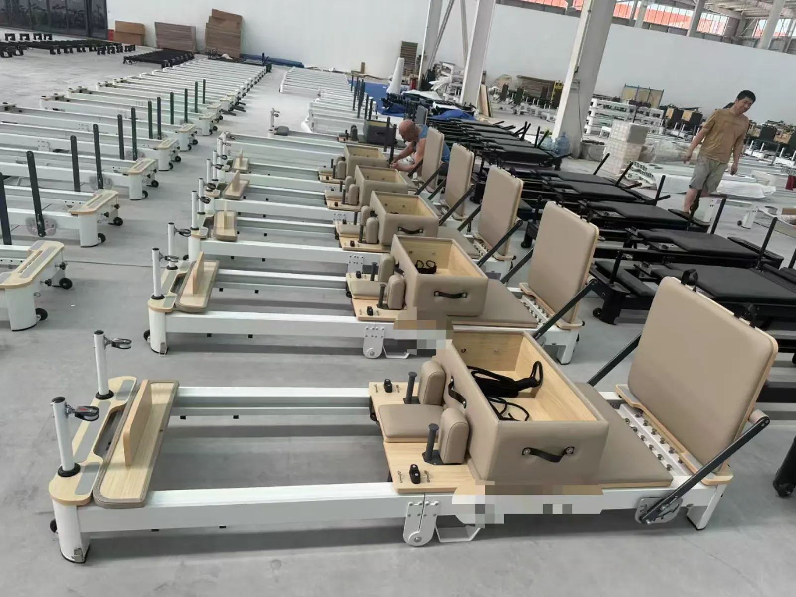Pilates Reformer aus Aluminium