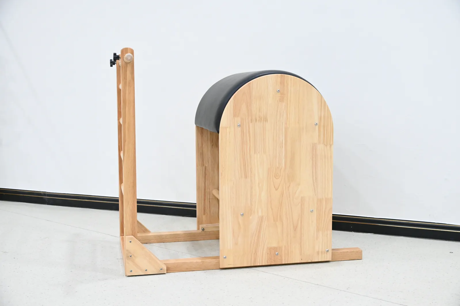 Pilates Ladder Barrel mit Holzgestell