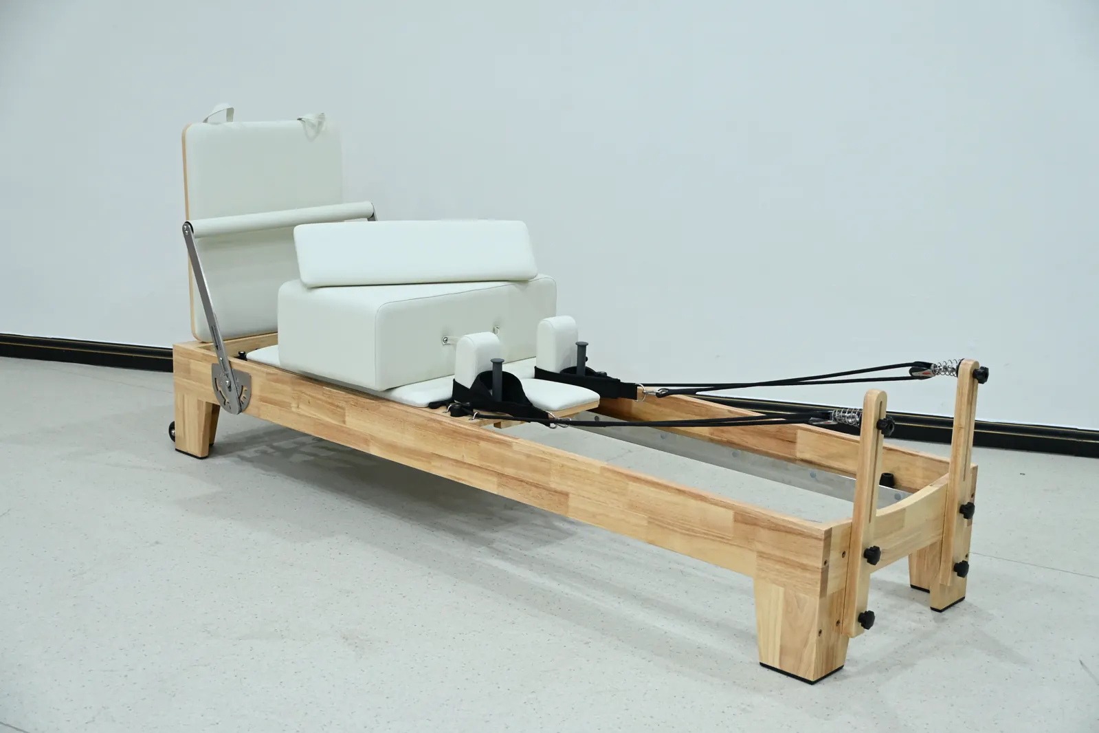 Studio Reformer mit Holzrahmen